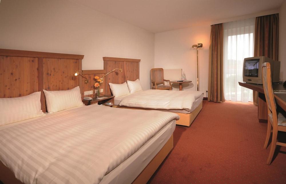 Parkhotel Weingarten Bagian luar foto