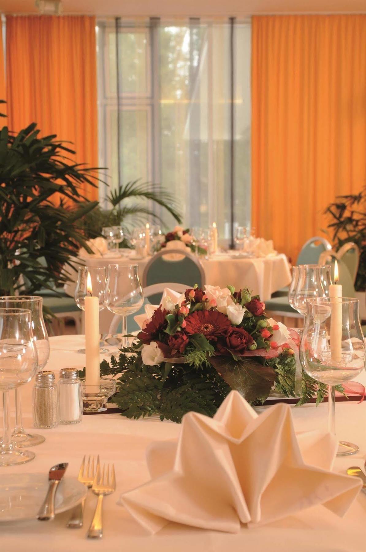 Parkhotel Weingarten Restoran foto